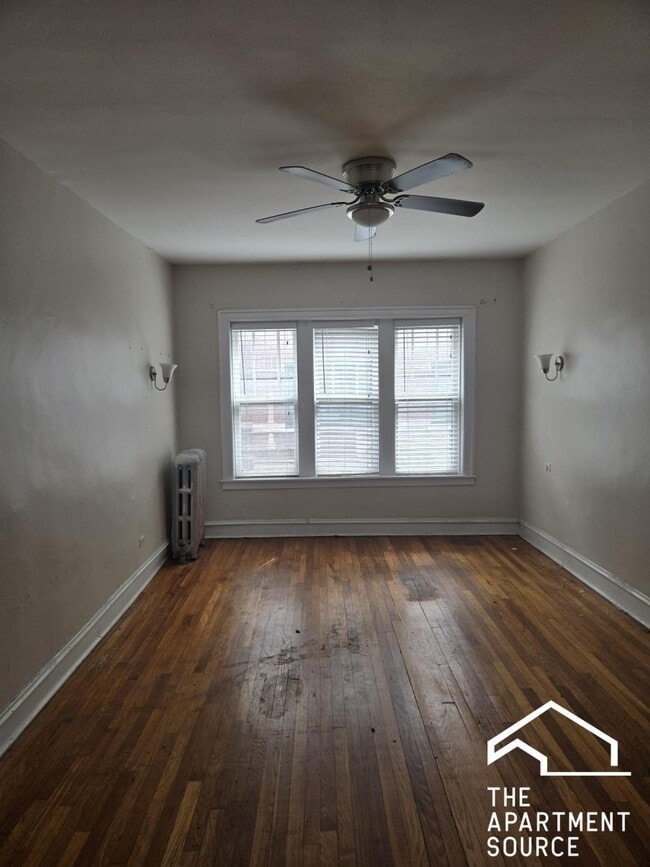 Building Photo - 1372 W Estes Ave
