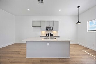 Building Photo - 9723 Cargill St