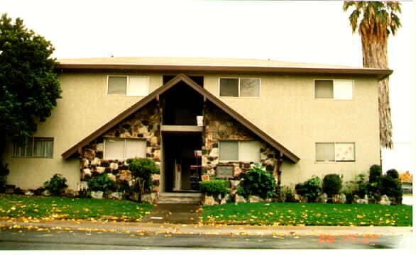 Primary Photo - Pa Dan Apartments