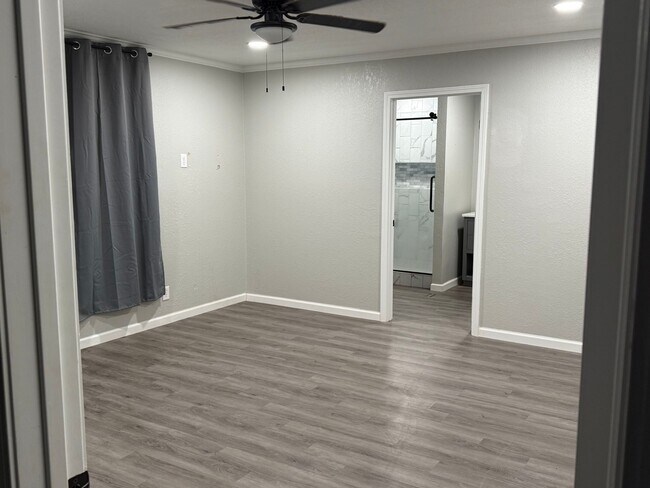 Foto del edificio - 4121 Willowoak Dr