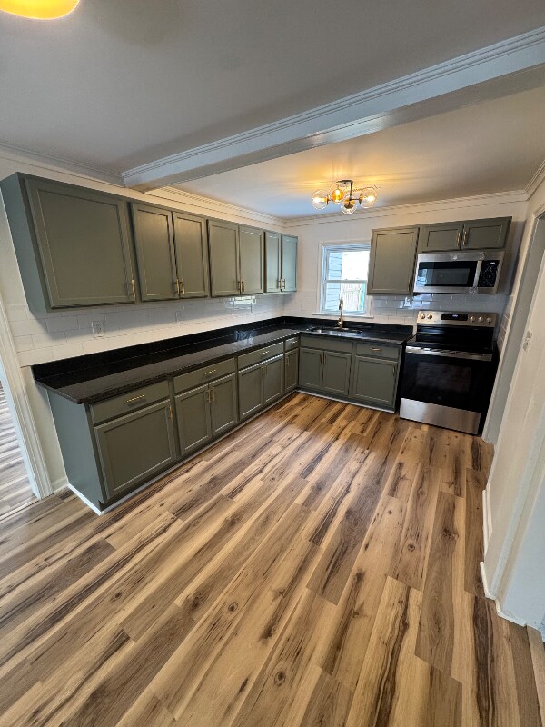 Building Photo - 807 Pine Ave