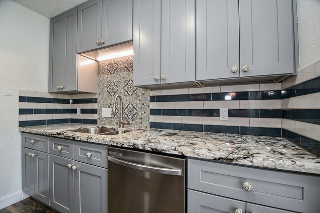Building Photo - 13910 Bonnercrest Dr