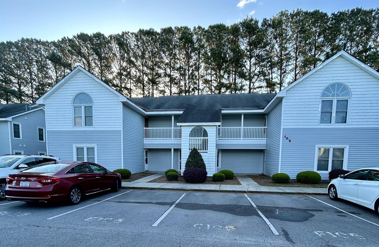 Foto principal - 105 W Victoria Ct