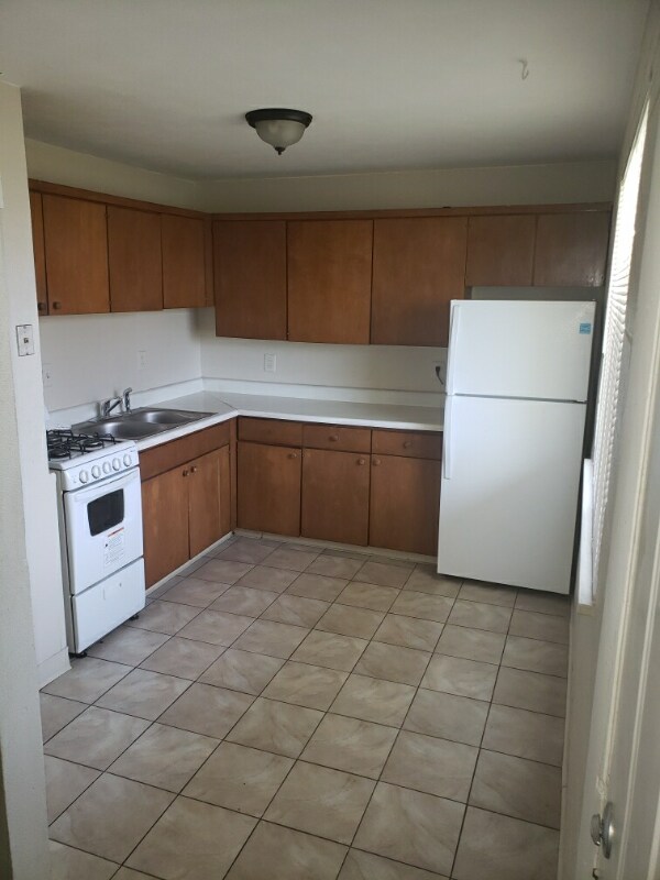 Building Photo - 3950 Turnpike Dr