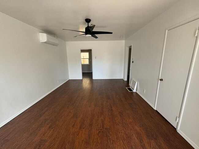 Foto del edificio - 2 Bed/ 1 Bath