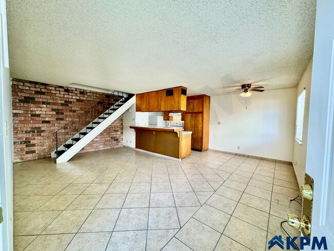 Building Photo - 2 Bedroom 1 Bath Louis Park Townhouse