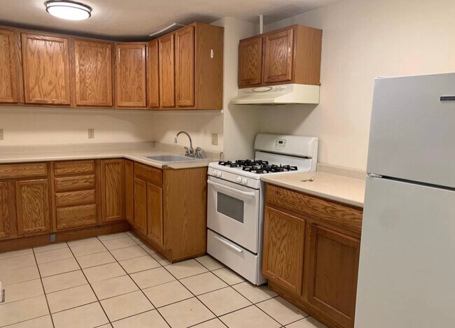 Kitchen - 6 Hayes Rd