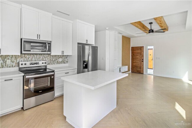 Building Photo - 14 Estevan St