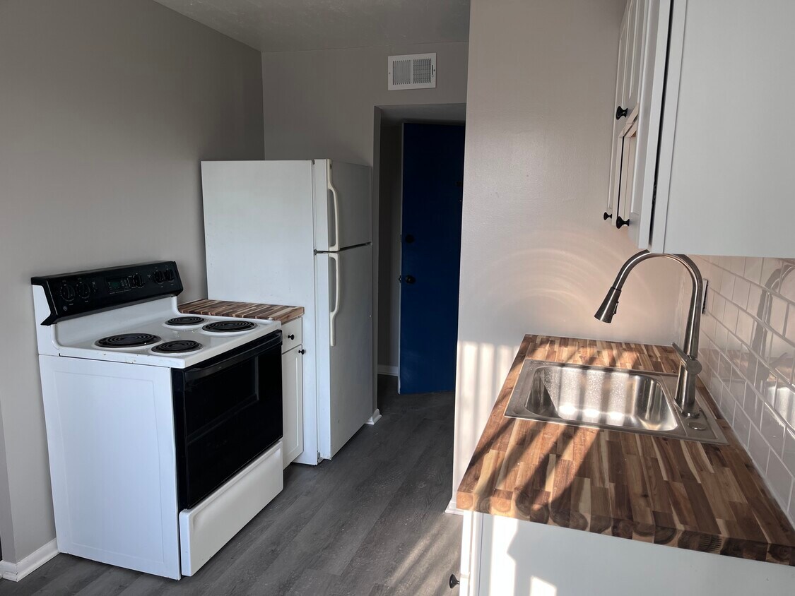 Brookside Oval Apartments in Cleveland, OH