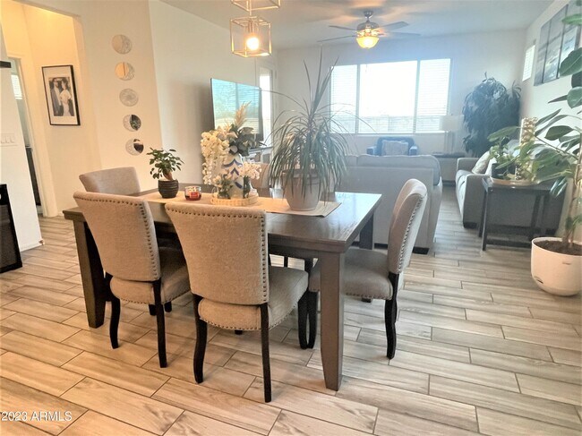 Foto del edificio - 2822 W Apollo Rd