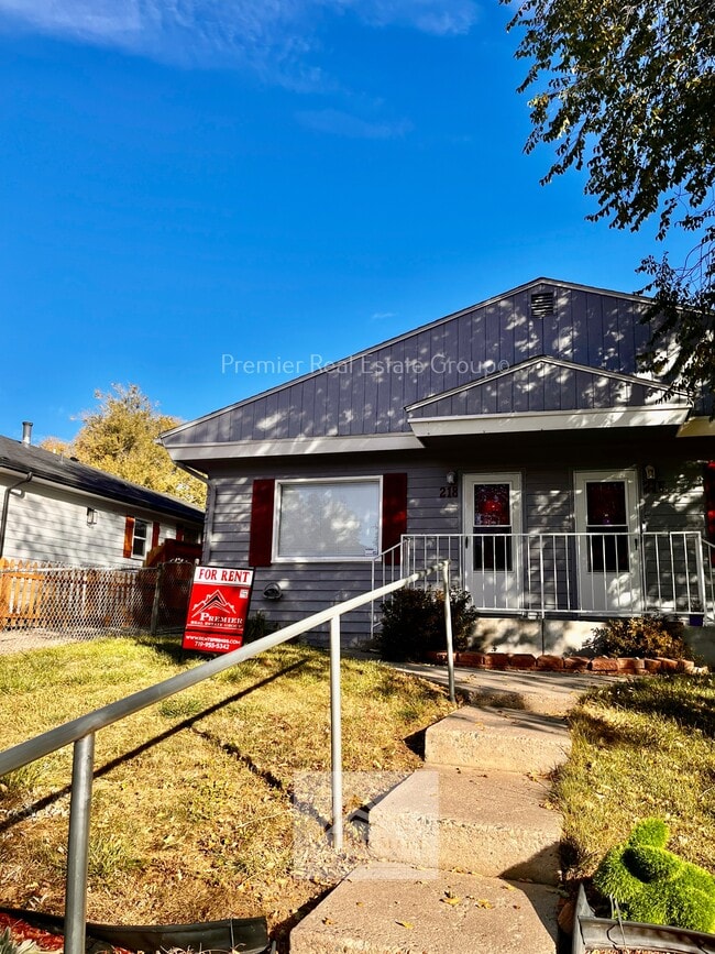 Building Photo - 218 W Ramona Ave