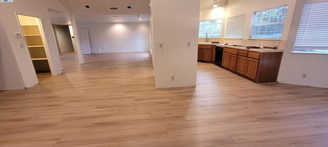 Foto del edificio - 1277 Concord St