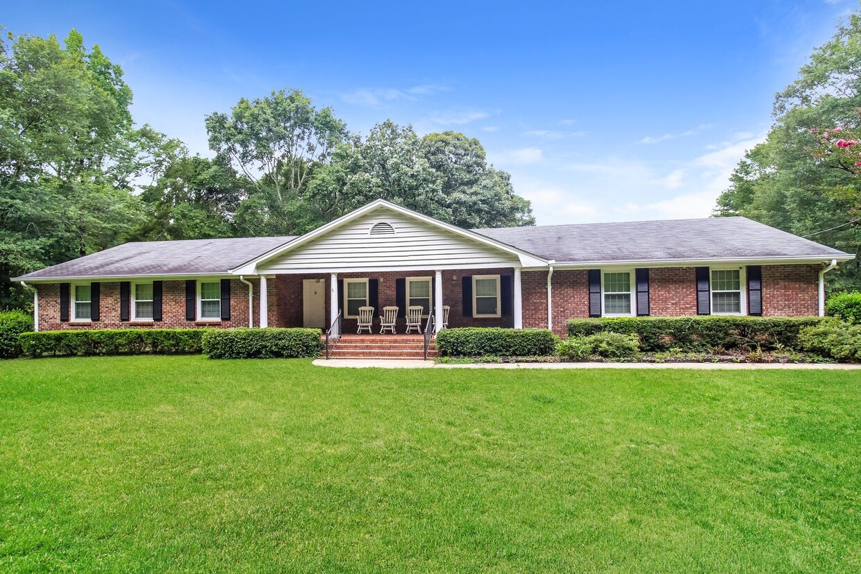 Foto principal - 2744 Highway 212 SW