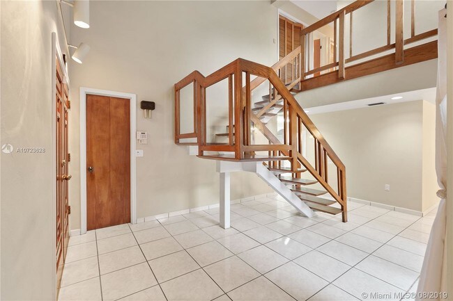 Building Photo - 1127 Venetia Ave