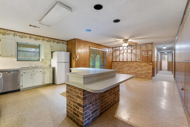 Foto del edificio - 3500 Irwin Rd