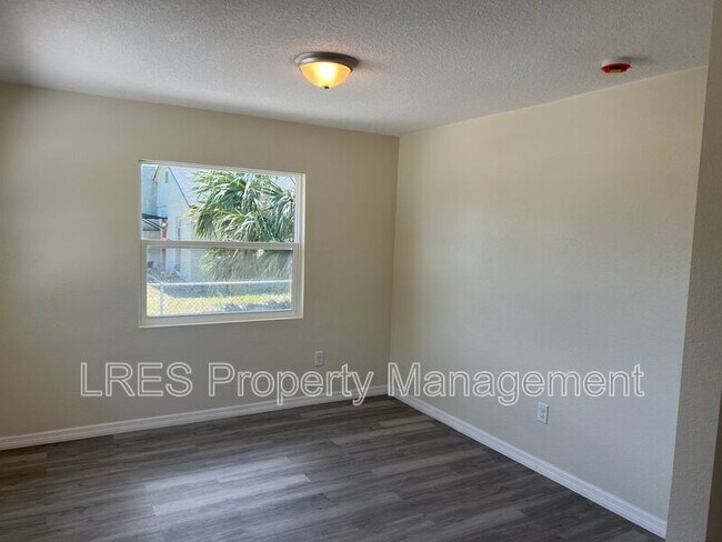 Foto del edificio - 2204 W Pine St