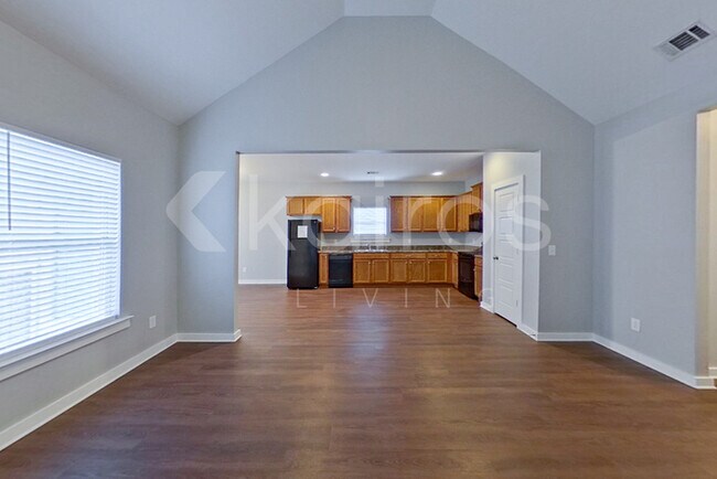 Foto del edificio - 1389 Old Rd