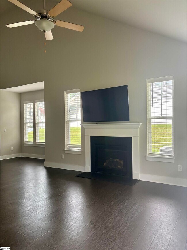 Foto del edificio - 109 Creekhaven Ln