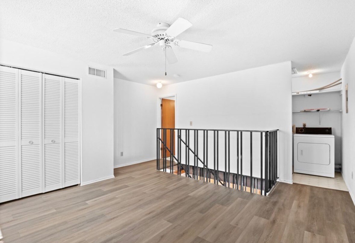 Building Photo - 4616 Overlook Dr