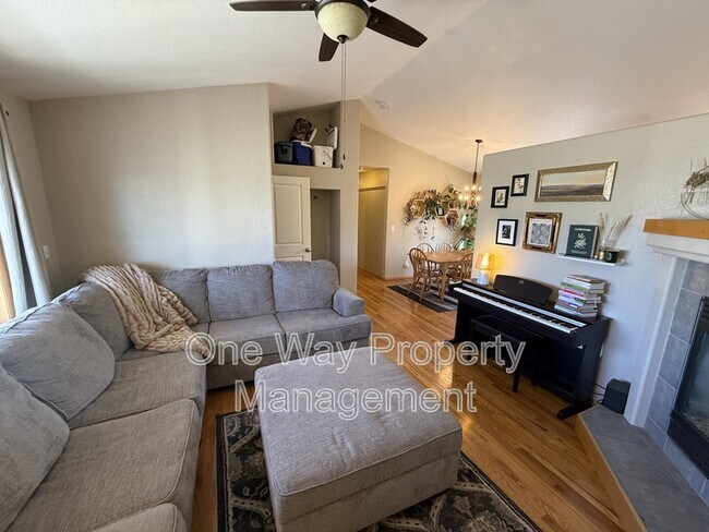 Foto del edificio - 7226 W 20th St Ln