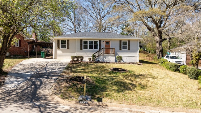 Building Photo - 2215 Gordon Cir SE