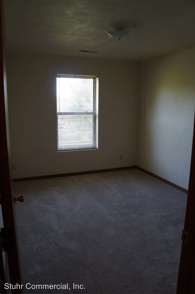 Building Photo - 6297 Garrett Ln