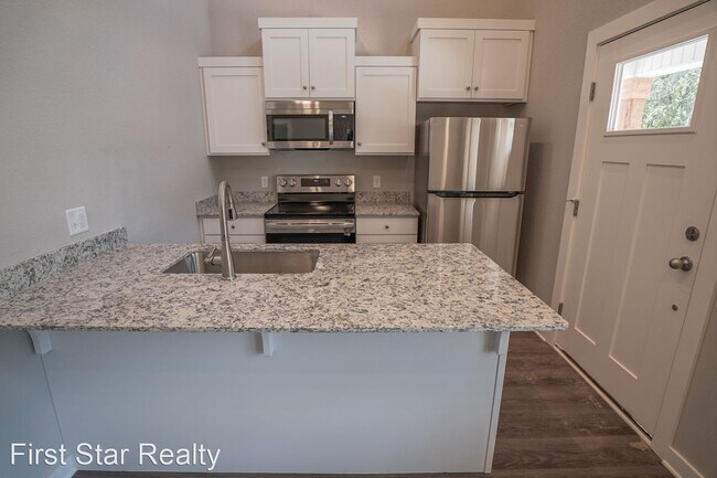 Foto del edificio - 2 br, 2 bath House - 664 N Honey Locust Bend