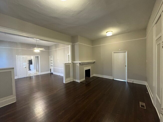 Foto del edificio - Totally updated 2 Bedroom 1 1/2 Bathroom Home Near UAMS