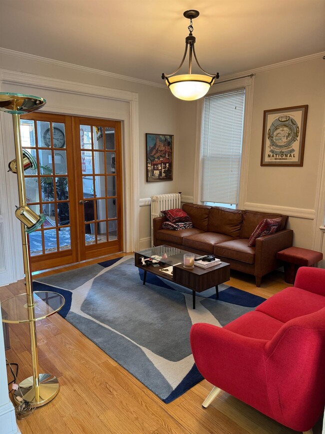 Foto del edificio - 311 Monastery Pl