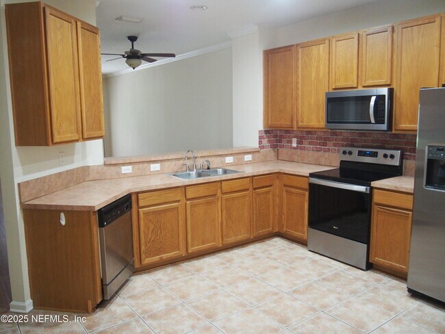 Foto del edificio - 12301 Kernan Forest Blvd
