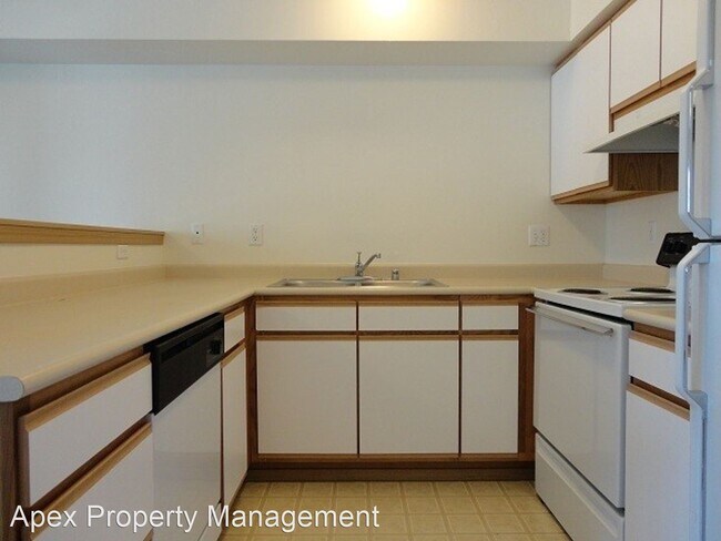 Building Photo - 3 br, 1.5 bath Apartment - 920 22ND STREET