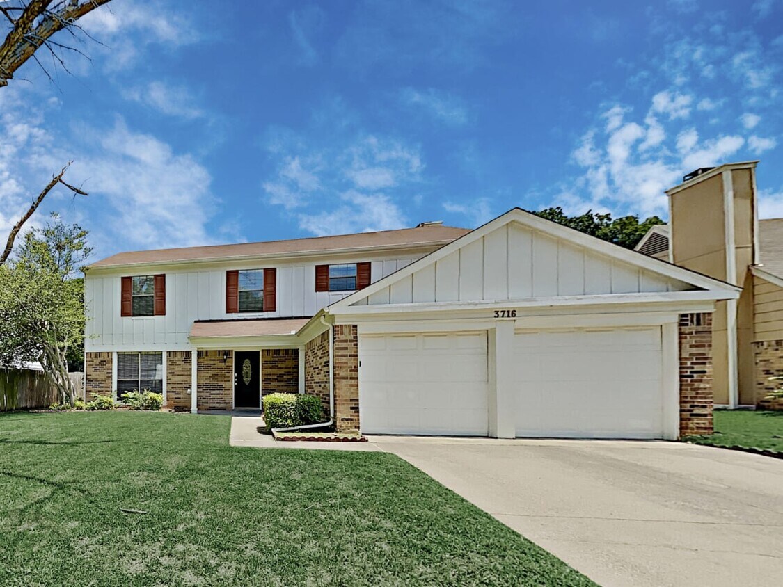 Primary Photo - 3716 Windsong Ln