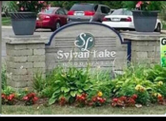 Foto del edificio - 1623 Cass Lake Rd