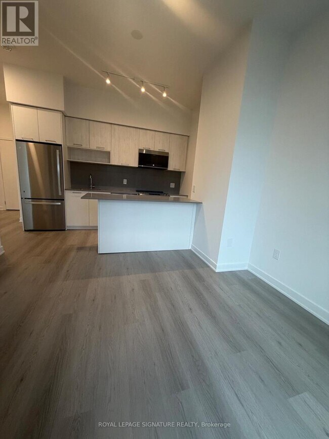 Building Photo - 40 Lagerfeld Dr