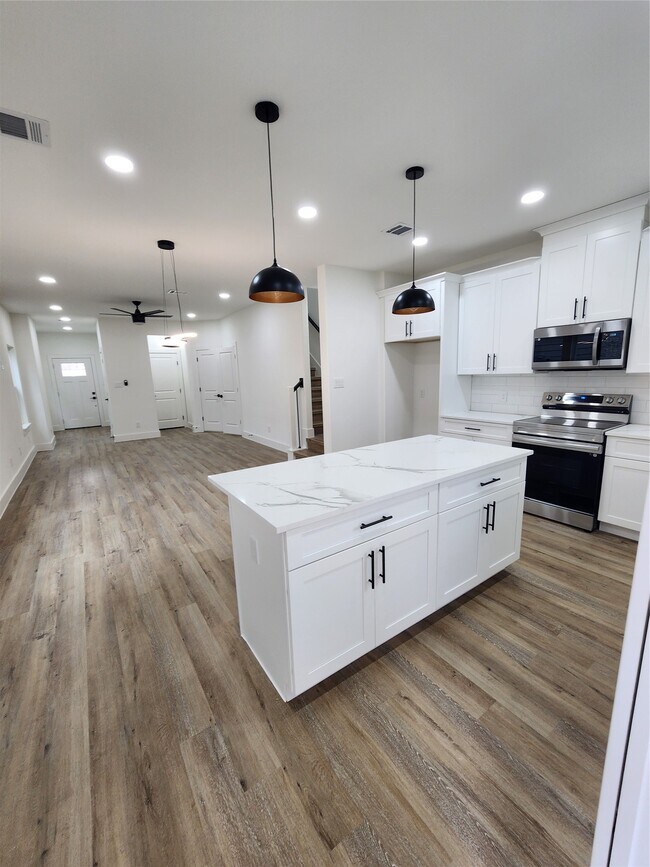 Foto del edificio - 650 Everett St