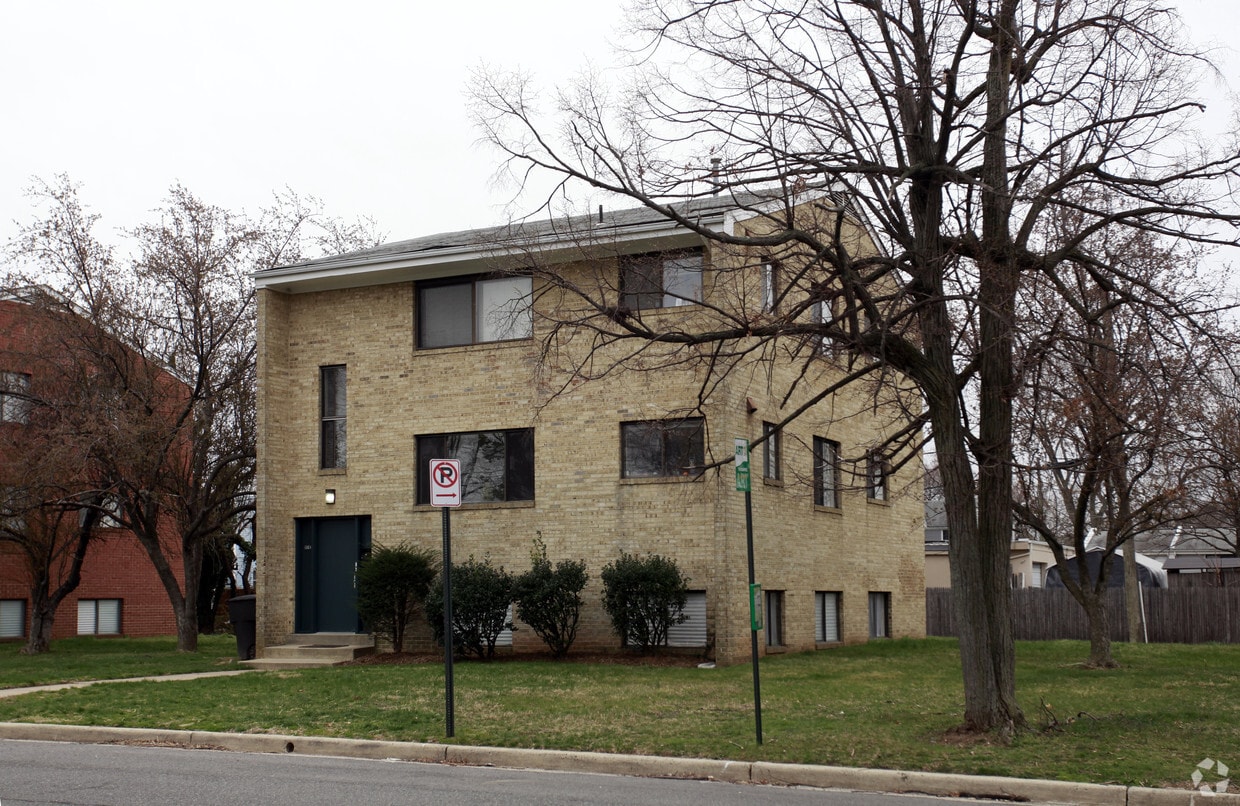 Building Photo - 3020-3024 S 16th St