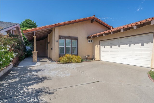 Building Photo - 10635 El Campo Ave