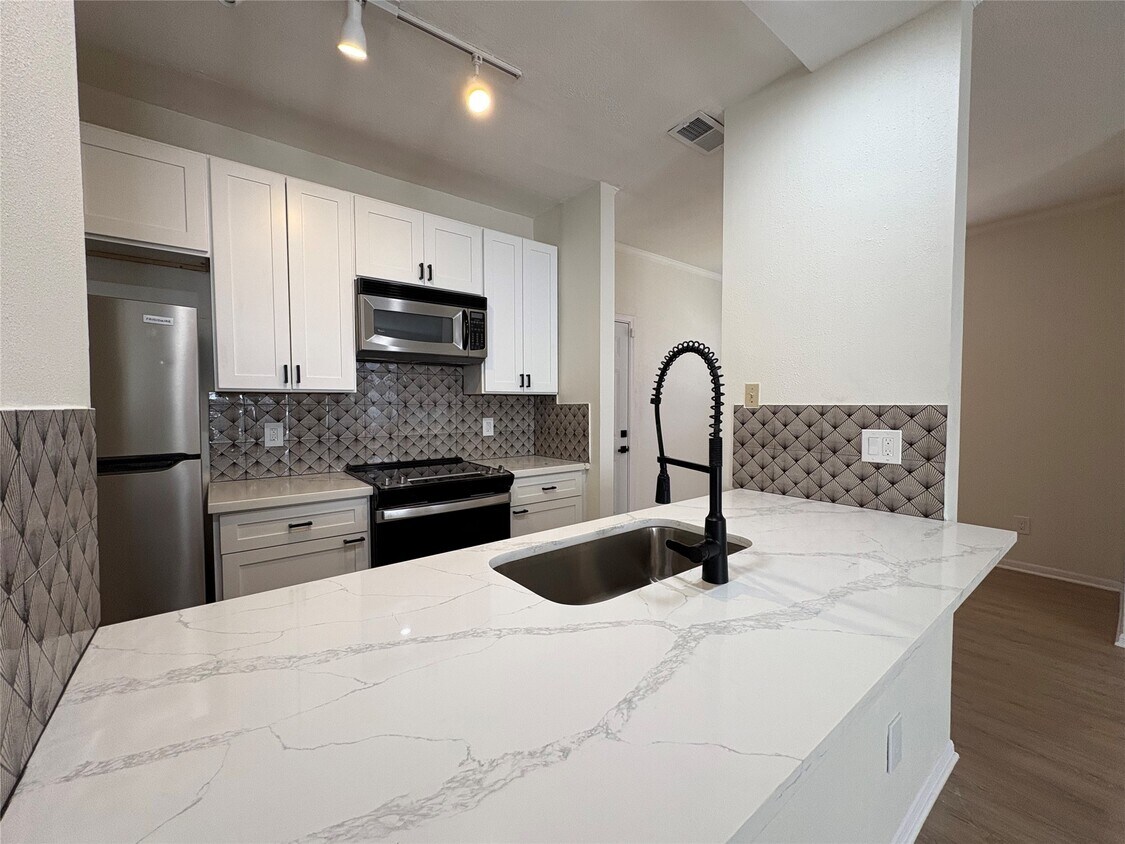 Foto principal - 9850 Pagewood Ln