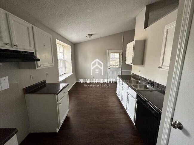 Building Photo - 5757 French Market Cir N