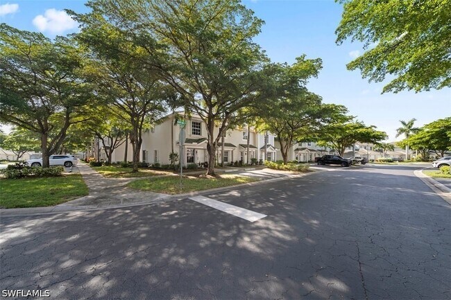 Foto del edificio - 10039 Poppy Hill Dr