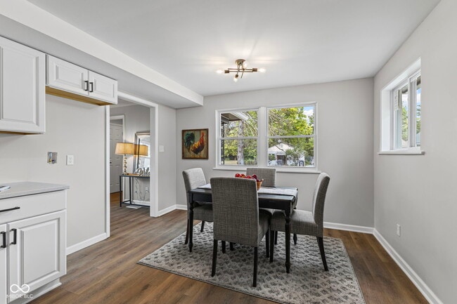 Building Photo - 111 W Southern Ave