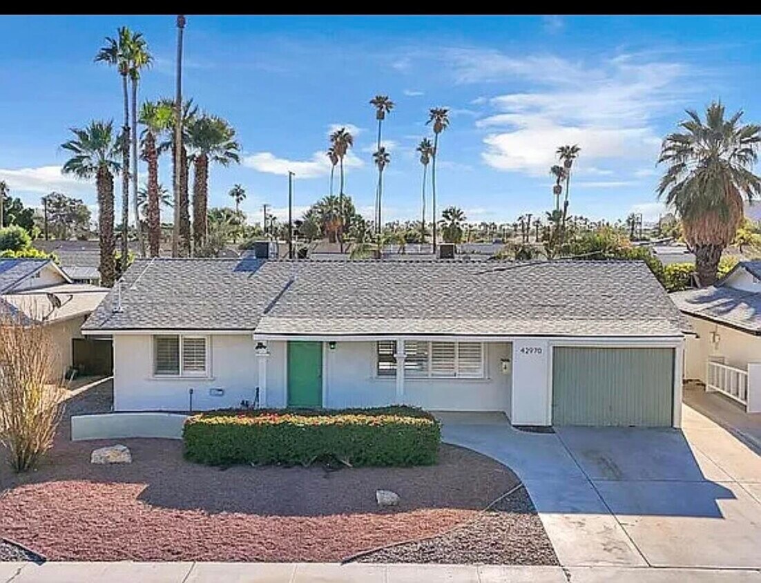 Foto principal - 42970 Texas Ave