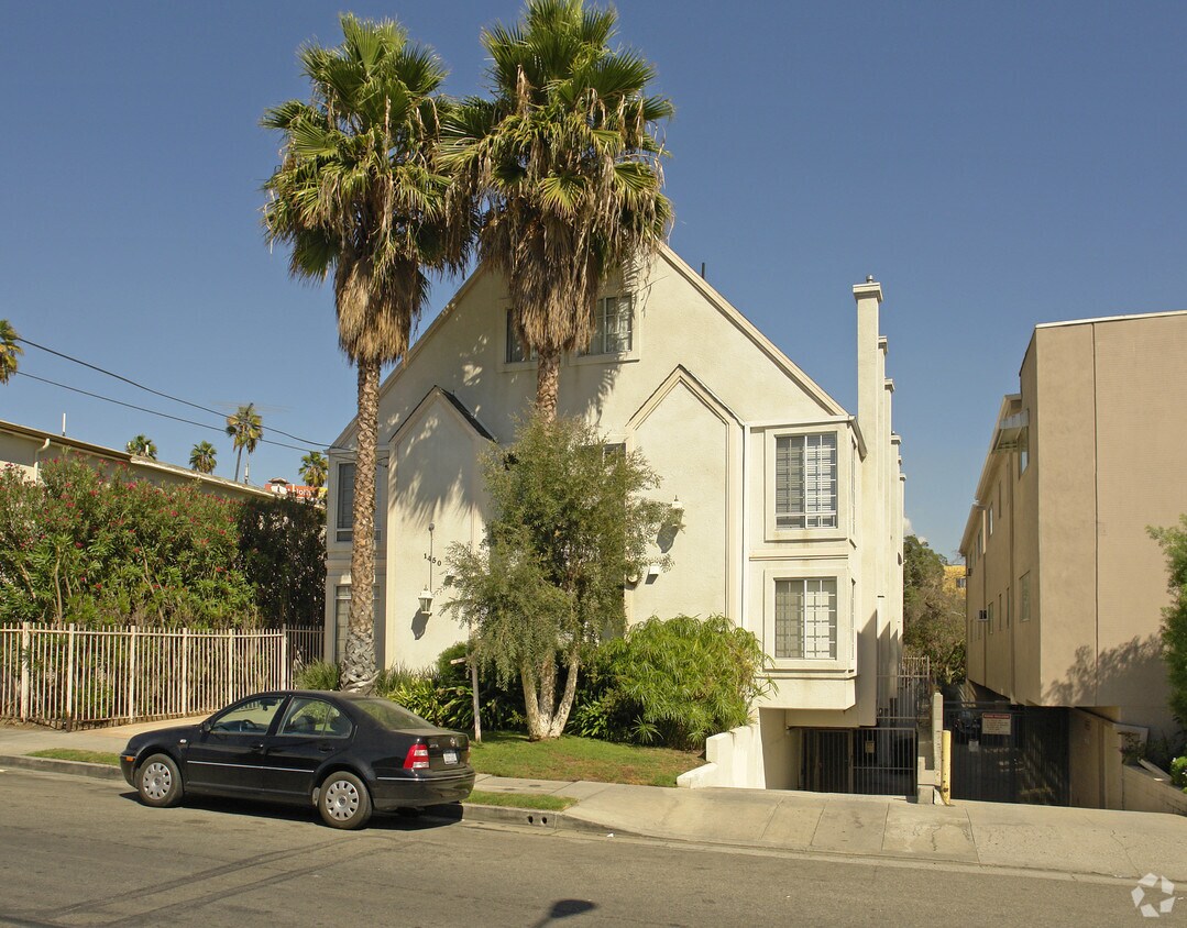 Building Photo - 1450 N Vista St