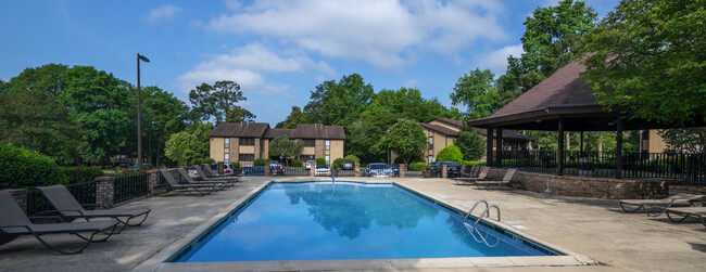 Swimming Pool - Windsor Park Apartments