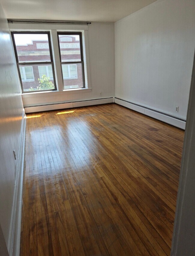 Building Photo - 55 Pleasant St