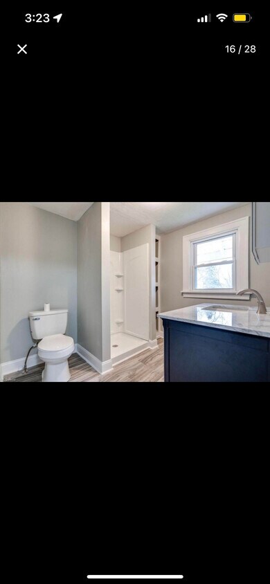 Building Photo - 1388 S Freedom Ave