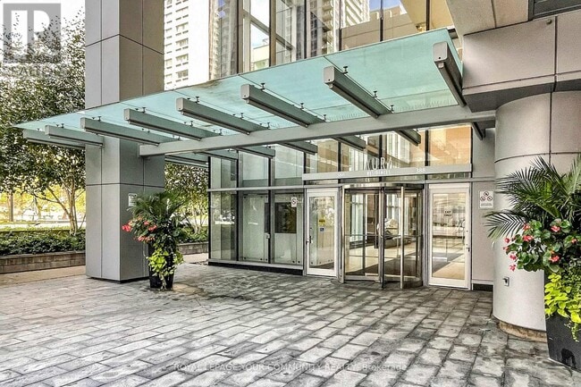 Photo du bâtiment - 386 Yonge St