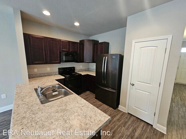 Building Photo - 3 br, 2.5 bath House - 5804 Callaway Circle