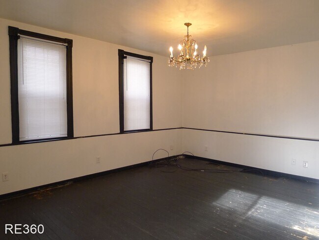 Building Photo - 3 br, 1 bath House - 29 Welsh Way  South S...