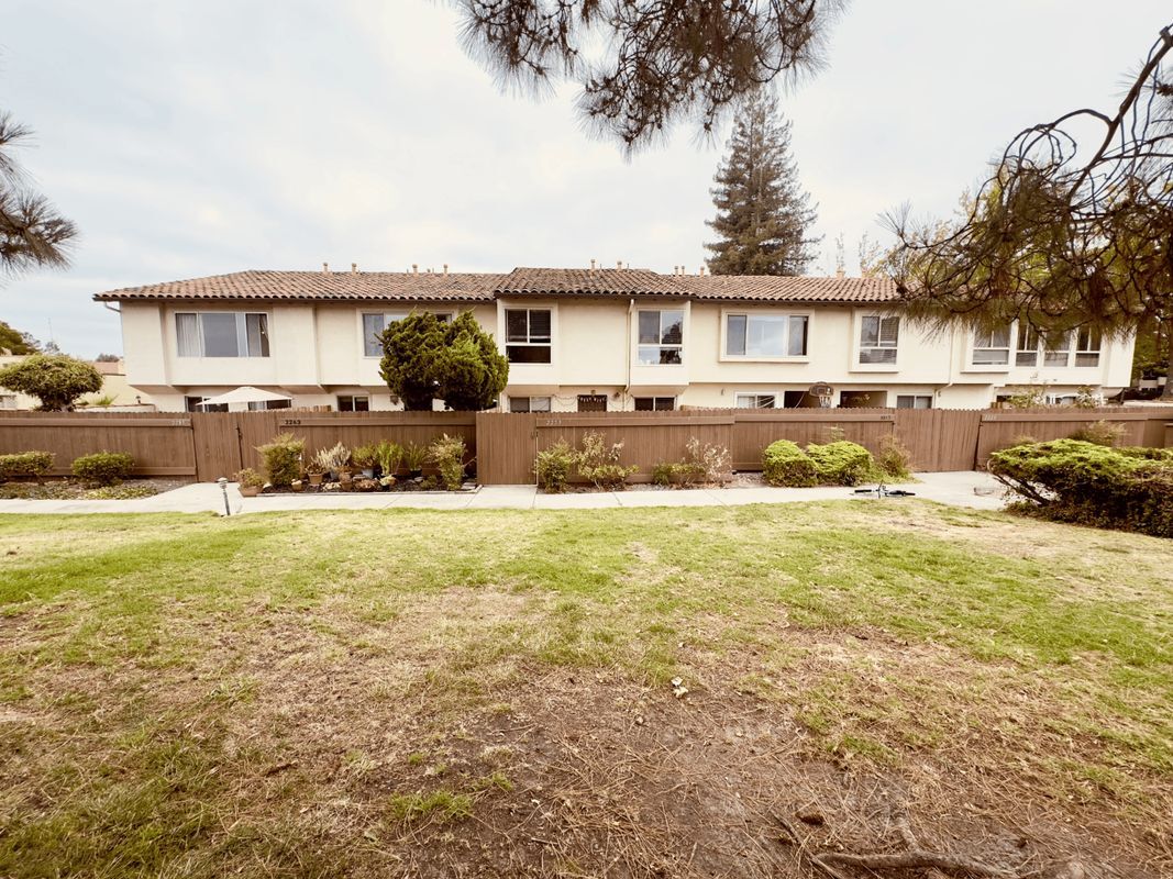 Building Photo - 2253 Kalenda Common